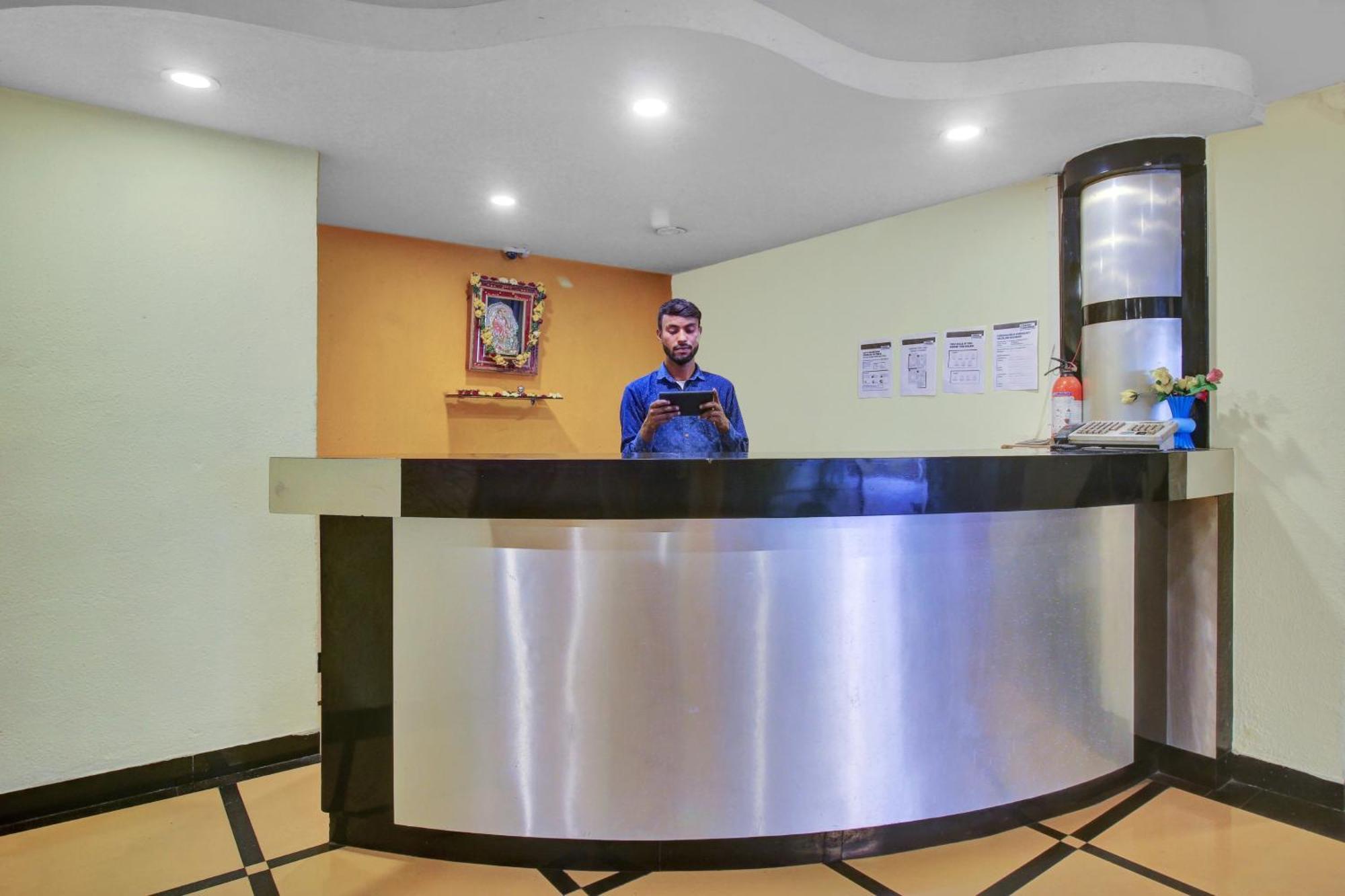 Hotel O Happy Rooms Haiderabad Buitenkant foto