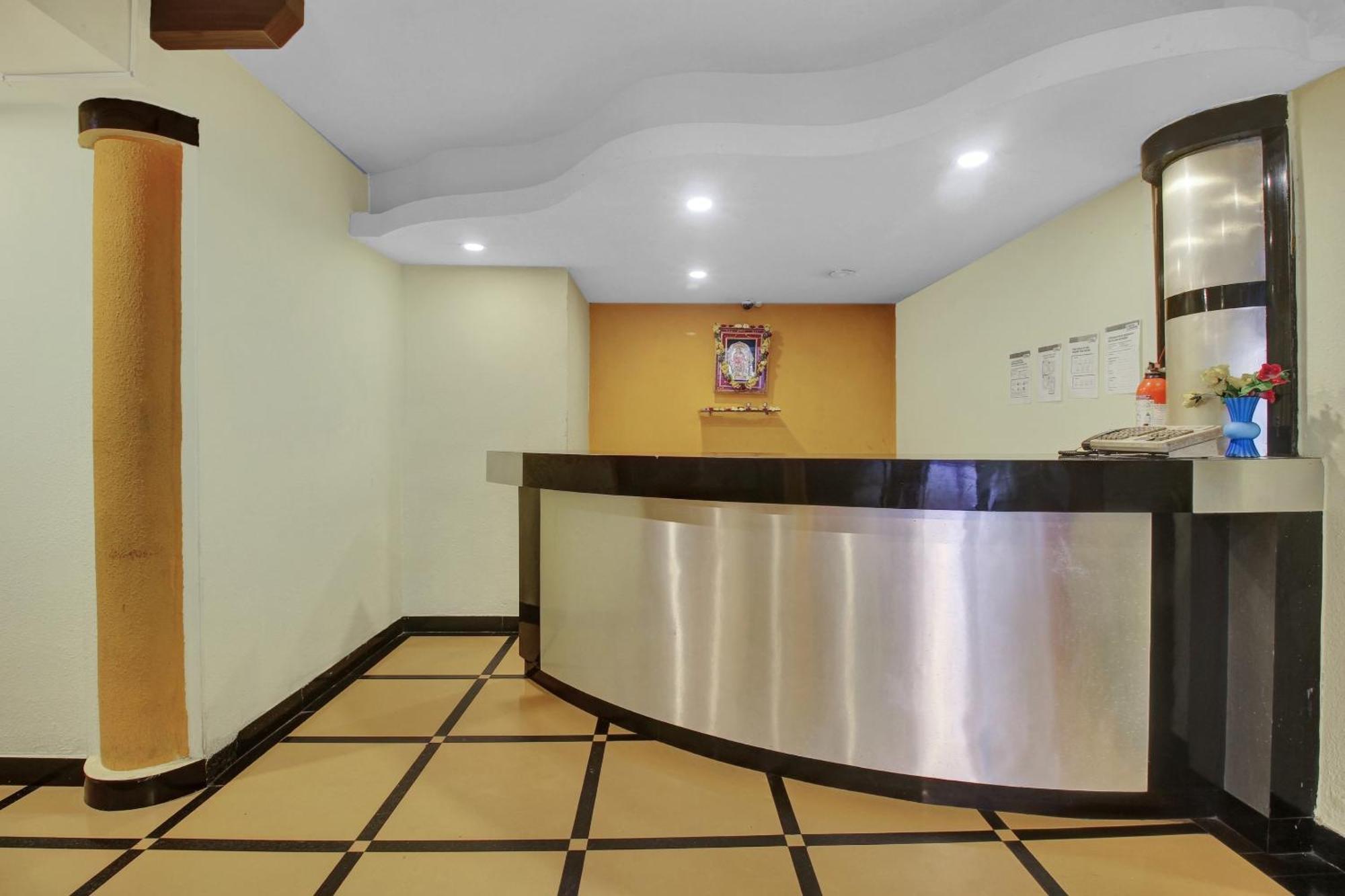 Hotel O Happy Rooms Haiderabad Buitenkant foto