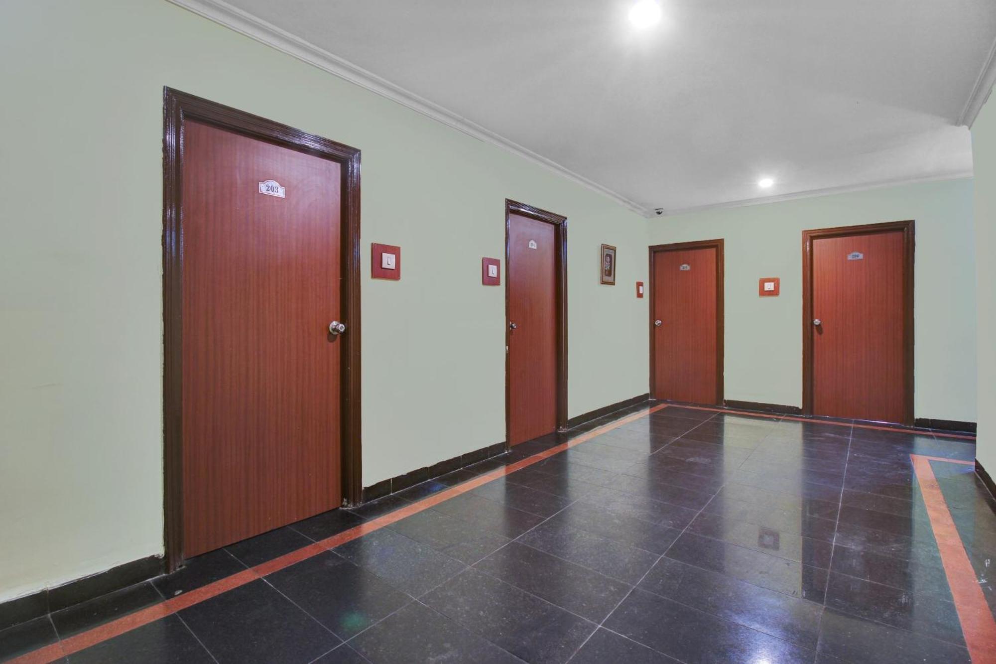 Hotel O Happy Rooms Haiderabad Buitenkant foto